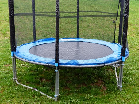 trampolína skákání